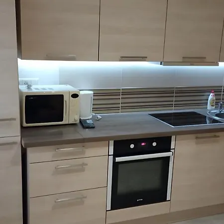 Old Town, Free Parking, Central, Cute, Cozy Apartment *